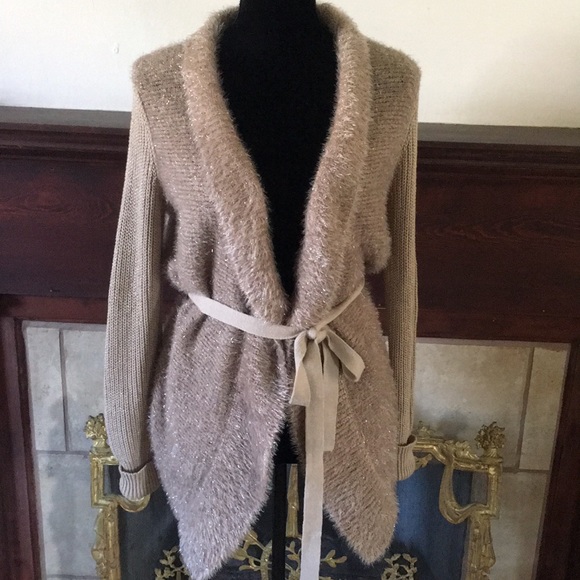 Simply Vera Vera Wang Sweaters - 🦊 Vera Wang gold and glittery cardigan.